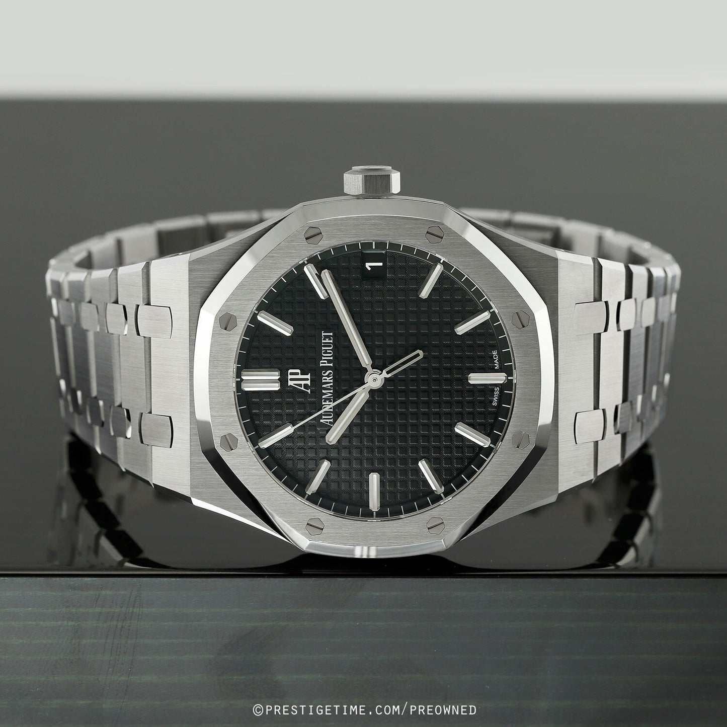 Premium Stainless Steel Luxury Wristwatch – Timeless Fashion & Personality